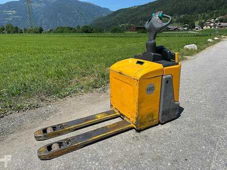 Stoccatori uomo a piedi 2018  Jungheinrich ERE 125i (4)