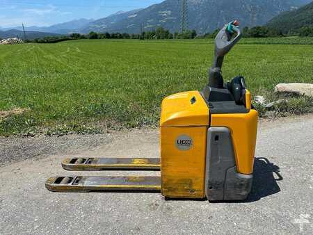 Stoccatori uomo a piedi 2018  Jungheinrich ERE 125i (5)