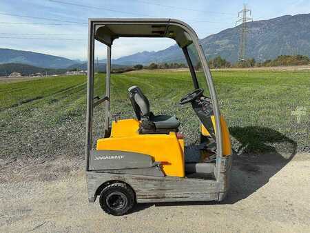 Tahač 2017  Jungheinrich EZS 570 (5)