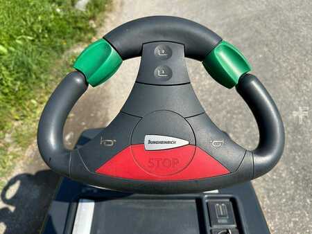 Tahač 2016  Jungheinrich EZS 130 (7)