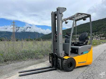 3-wiel elektrische heftrucks 2022  Jungheinrich EFG 110k - 500DZ (1)