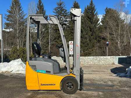 Carrelli elettrici 3 ruote 2020  Jungheinrich EFG 110k - 360ZT (5)