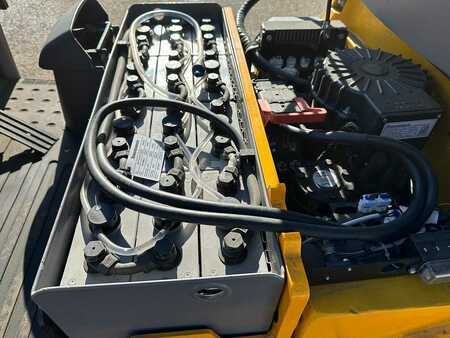 Carrelli elettrici 3 ruote 2020  Jungheinrich EFG 110k - 360ZT (9)