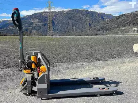 Elektrische palletwagens 2021  Jungheinrich AME 13 (2)