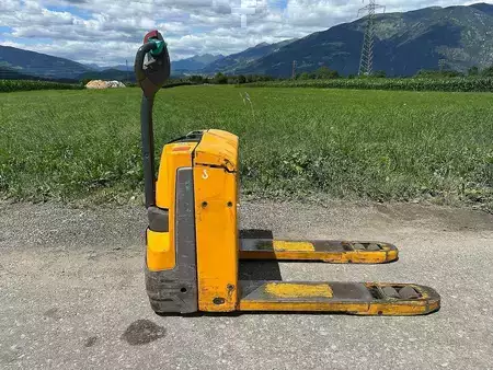 Transpalettes électriques 2017  Jungheinrich EJE 118i (2)