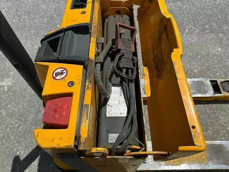 Transpalettes électriques 2017  Jungheinrich EJE 118i (8)