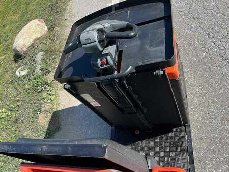 Gerbeurs à conducteur porté debout 2015  Toyota 8L0P25P - 2400mm (6)