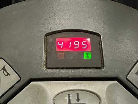 Gerbeurs à conducteur porté debout 2015  Toyota 8L0P25P - 2400mm (7)