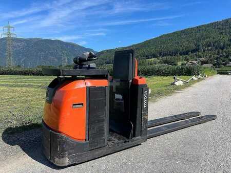 Gerbeurs à conducteur porté debout 2015  Toyota 8L0P25P - 2400mm (1)