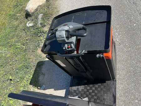 Gerbeurs à conducteur porté debout 2015  Toyota 8L0P25P - 2400mm (6)