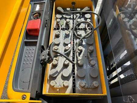 Gerbeurs à conducteur porté debout 2016  Jungheinrich ESE 120 (7)