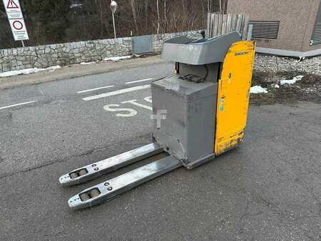 Transpalettes à conducteur porté 2018  Jungheinrich ESE 120 (4)