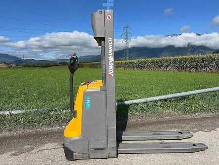 Apilador eléctrico 2019  Jungheinrich EJC 110 - 250ZZ (2)