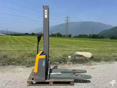 Stapelaars 2022  Jungheinrich EJC M10 - 154E (2)