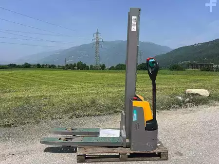 Stapelaars 2022  Jungheinrich EJC M10 - 154E (5)