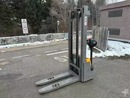 Stapelaars 2021  Jungheinrich EJC M10 - 330ZT (4)