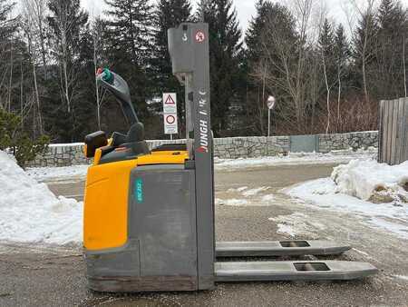 Tukipyörätrukki 2016  Jungheinrich ERC 212 - 250ZT (2)