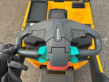 Gerbeurs à conducteur porté debout 2020  Jungheinrich ERC 216 - 525DZ (7)