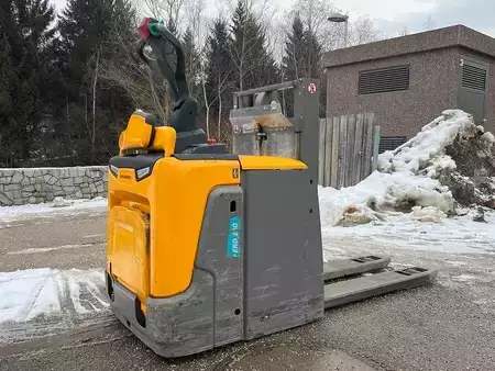 Gerbeurs à conducteur porté debout 2016  Jungheinrich ERD 120 - 166ZT (1)