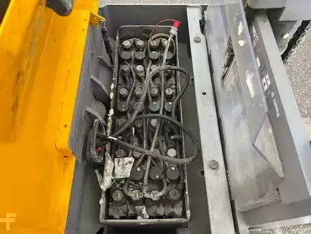 Gerbeurs à conducteur porté debout 2016  Jungheinrich ERD 120 - 166ZT (9)