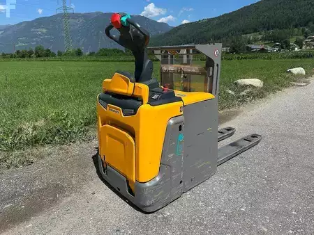 Gerbeurs à conducteur porté debout 2022  Jungheinrich ERD 120i - 166ZT (1)