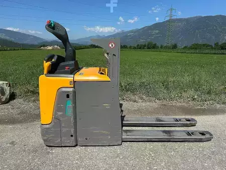 Gerbeurs à conducteur porté debout 2022  Jungheinrich ERD 120i - 166ZT (2)