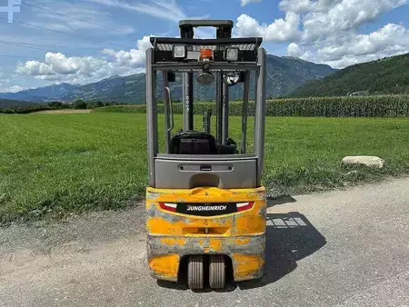 Elektro tříkolové VZV 2017  Jungheinrich EFG 213 - 600DZ (3)