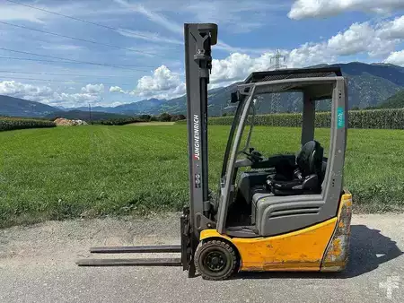 Elektro tříkolové VZV 2017  Jungheinrich EFG 213 - 600DZ (2)