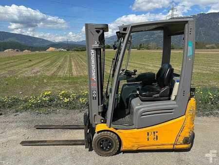 Eléctrica de 3 ruedas 2018  Jungheinrich EFG 215 - 440DZ (2)