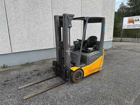 Eléctrica de 3 ruedas 2020  Jungheinrich EFG 215 - 440DZ (1)