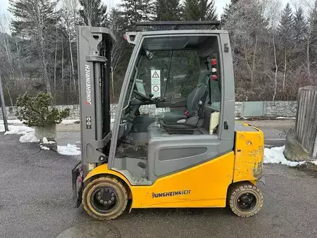 Elektromos 4 kerekű 2019  Jungheinrich EFG S30s - 500DZ (2)