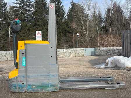 Hochhubwagen 2020  Jungheinrich EJD 222 - 210ZT (2)