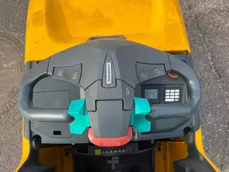 Stacker stå på 2018  Jungheinrich ERE 225 (7)