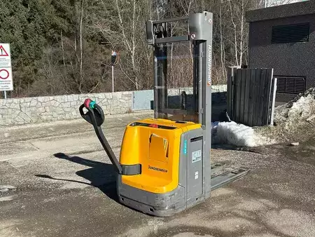 Apilador eléctrico 2019  Jungheinrich EJC 212z - 470DZ (1)