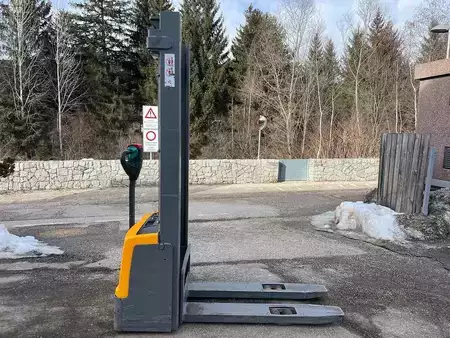 Ledestabler 2017  Jungheinrich EJC M10 - 330ZT (2)