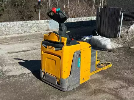 Apilador conductor incorporado 2024  Jungheinrich ERE 120 (1)