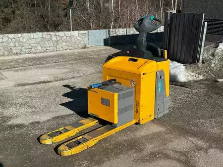 Apilador conductor incorporado 2024  Jungheinrich ERE 120 (4)