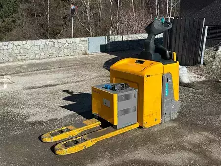 Apilador conductor incorporado 2024  Jungheinrich ERE 120 (4)