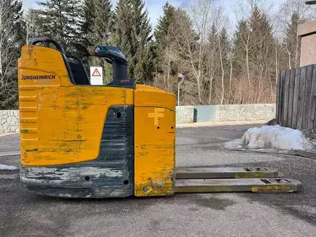 Stacker stå på 2011  Jungheinrich ERE 225 (2)