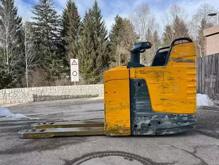 Stacker stå på 2011  Jungheinrich ERE 225 (5)