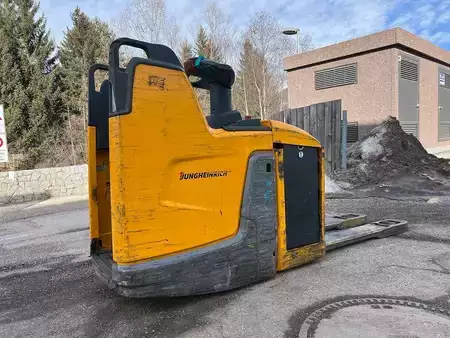 Stacker stå på 2019  Jungheinrich ERE 225 (1)