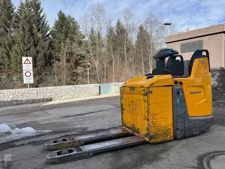 Stacker stå på 2019  Jungheinrich ERE 225 (4)