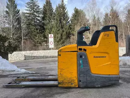 Stacker stå på 2019  Jungheinrich ERE 225 (5)