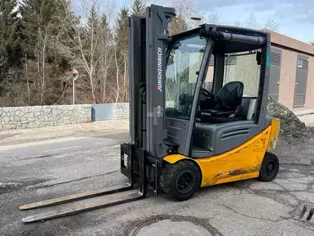 Elektrisk- 4 hjul 2020  Jungheinrich EFG 320 - 464DZ (1)