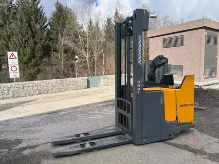 Stoccatori uomo a piedi 2020  Jungheinrich ERC 212 - 320ZT (4)