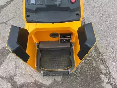 Stoccatori uomo a piedi 2020  Jungheinrich ERC 212 - 320ZT (6)