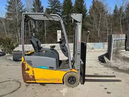 Carrelli elettrici 3 ruote 2019  Jungheinrich EFG 115 - 310ZZ (5)