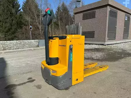 Lavansiirtovaunu 2020  Jungheinrich EJE C20 (1)