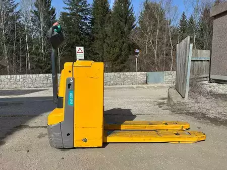 Lavansiirtovaunu 2020  Jungheinrich EJE C20 (2)