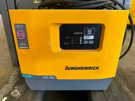 Apilador conductor incorporado 2018  Jungheinrich ERC 212 - 360ZT (11)
